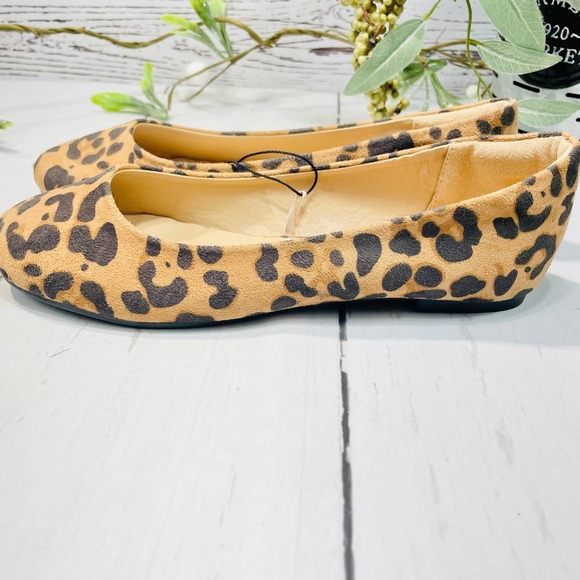 NWT Tan and Black Leopard Ballet Flats - Size 6 - Picture 5 of 10